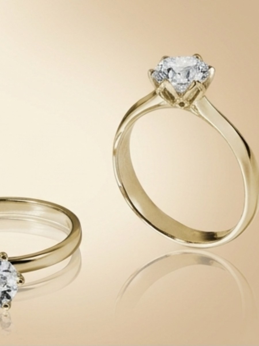 Gullring med diamant, forlovelsesring restaurert hos DittSmykke